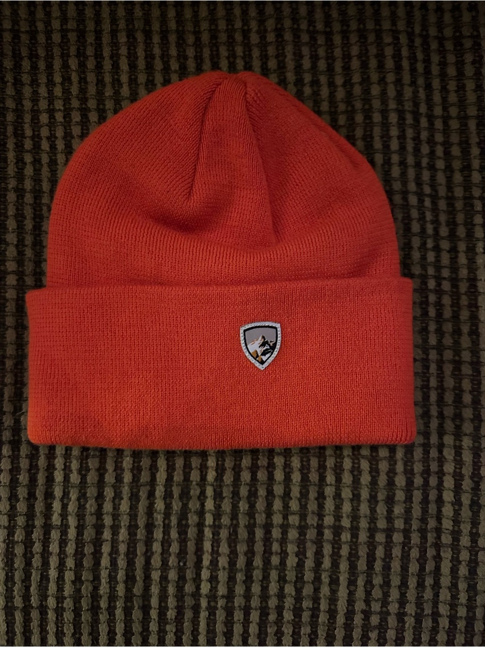 KÜHL Merino Beanie in Vibrant Red-orange w/ Shield Logo Patch on Rolled Cuff - Picture 2 of 7